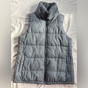 Old Navy Women’s size Small Gray puffy fleece lined vest